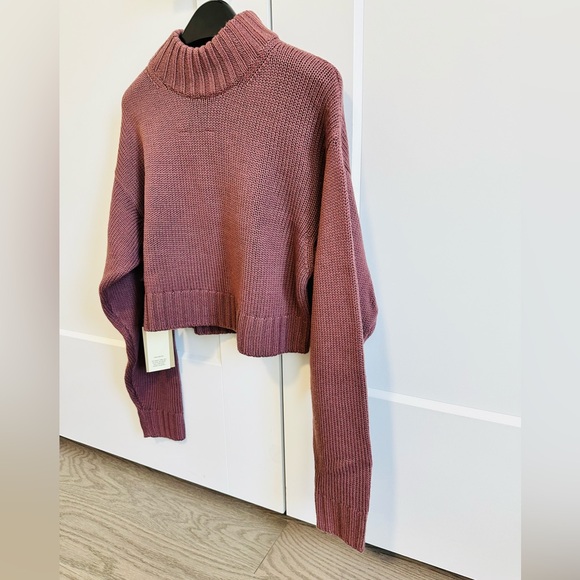 Aritzia Wilfred free Cropped 100% Merino wool sweater size XXS - Picture 2 of 7